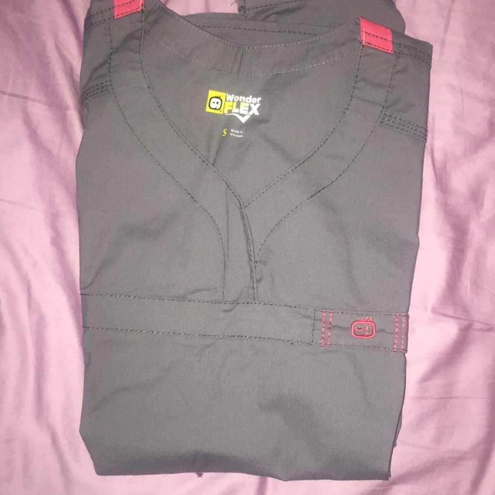 Small wonder flex scrub top